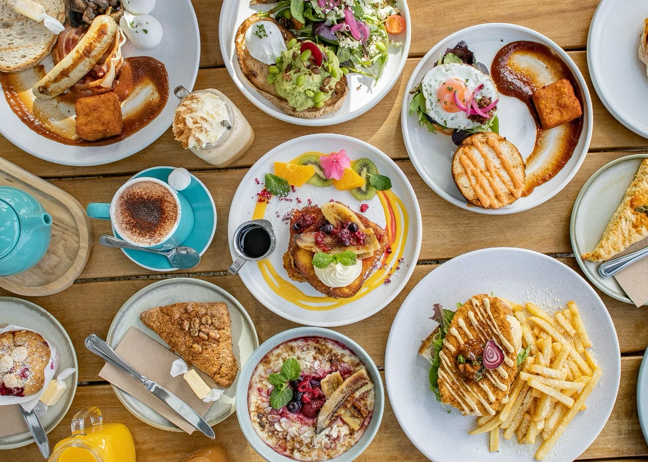 Less formal than dinner and easier to fit into a busy schedule — daytime energy keeps things light and easy.