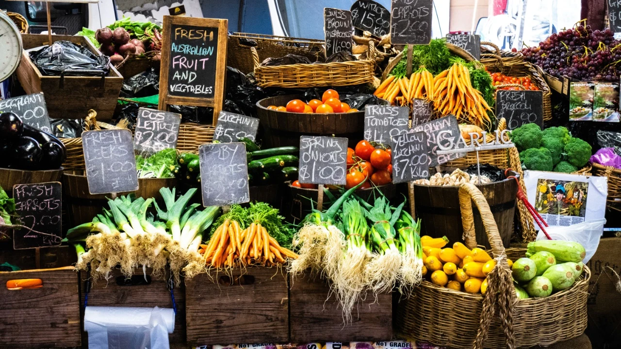 Plenty to see and sample, but no pressure to sit and stare at each other — the market keeps the conversation moving.